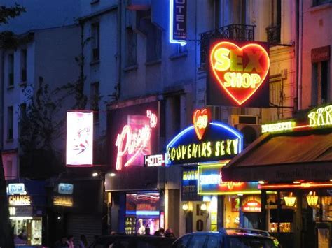 Paris Nightlife for Adults: The Paris Red Light District